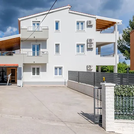 Aurora Mare Villa *