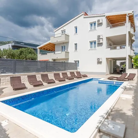Aurora Mare * Kaštela