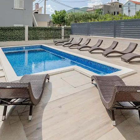 Aurora Mare Villa
